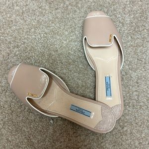 New never worn! Authentic Prada!